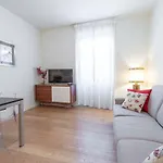 Joivy 1Br Apt In Isola With Stunning View To Bosco Verticale
