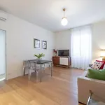 Joivy 1Br Apt In Isola With Stunning View To Bosco Verticale